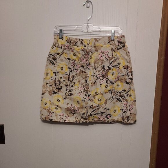 Crofts &Barrow skort 10 waist is 32 inches length 18 EX COND - Picture 2 of 2